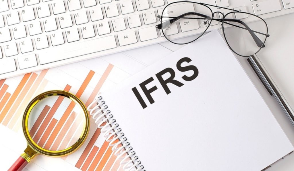 TRAINING DAMPAK IMPLEMENTASI IFRS DI INDONESIA